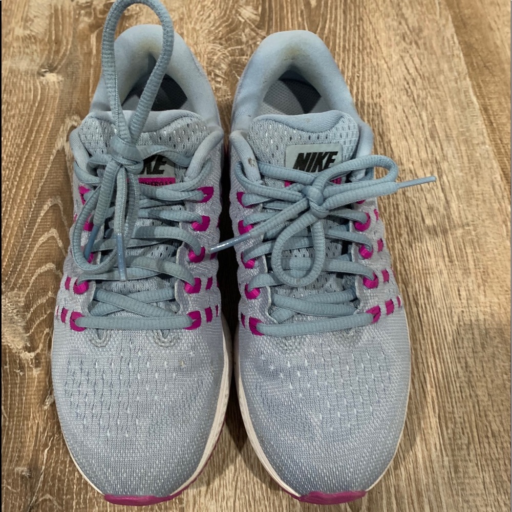 Nike Run Easy Sneakers